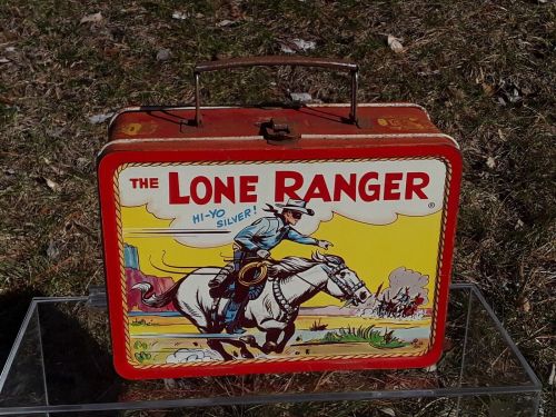 RARE ORIGINAL 1955 LONE RANGER METAL ADCO RED BAND LUNCHPAL UNRESTORED COWBOY VG